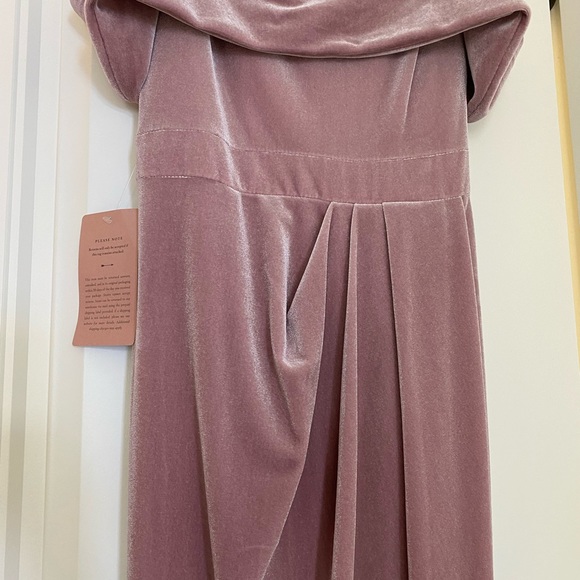 Formal velvet dress - Picture 2 of 5